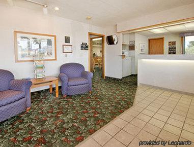 Super 8 By Wyndham Adair Ia Hotel Interior photo