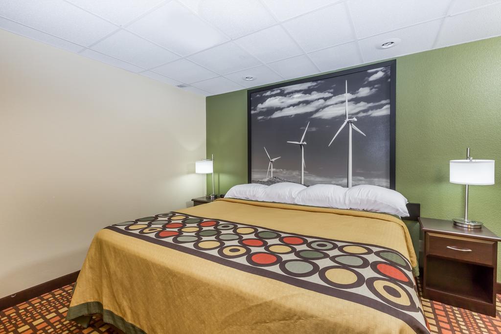 Super 8 By Wyndham Adair Ia Hotel Room photo