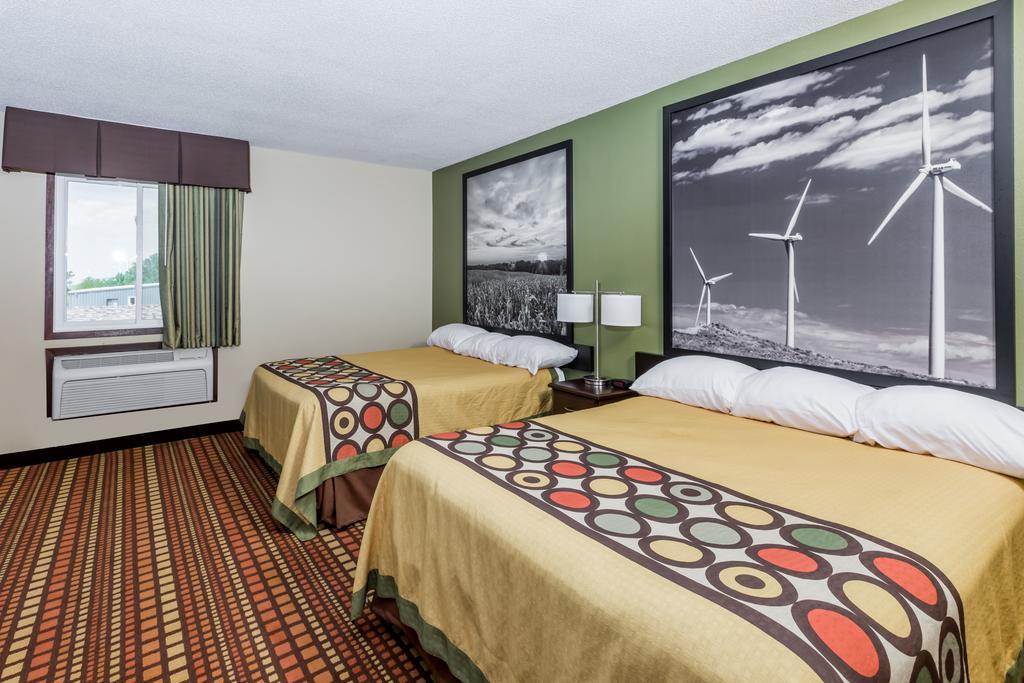 Super 8 By Wyndham Adair Ia Hotel Room photo