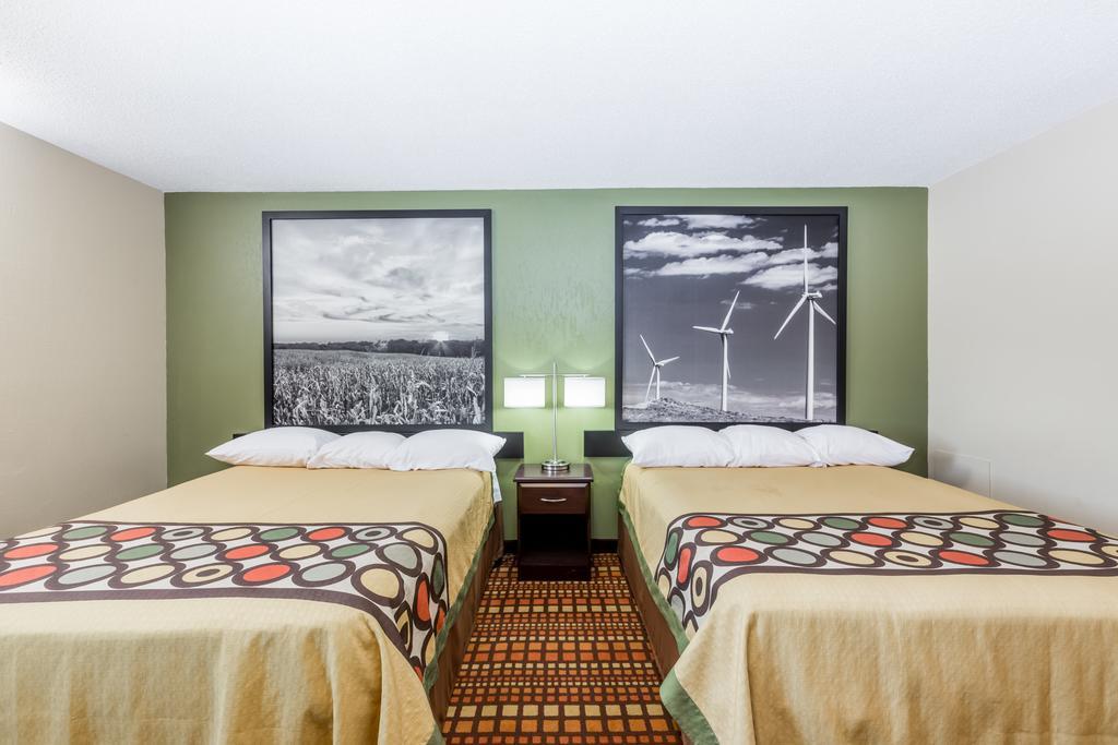 Super 8 By Wyndham Adair Ia Hotel Room photo